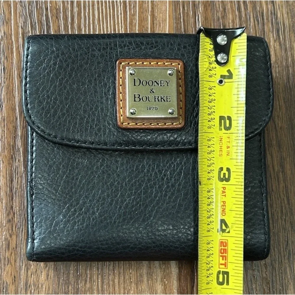 Vintage Dooney & Bourke Black All Weather Leather AWL‎ Wallet Double Fold Snap